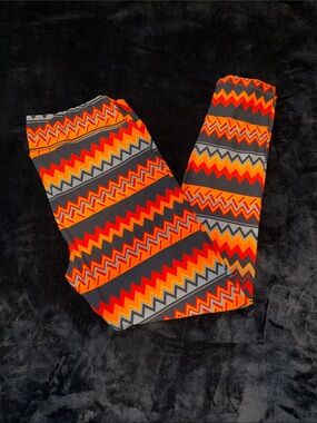 LuLaRoe Halloween Zigzag Chevron Leggings - Orange, Red & Gray